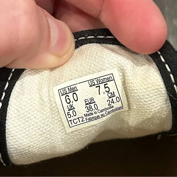 Vans - Picture 3 of 3